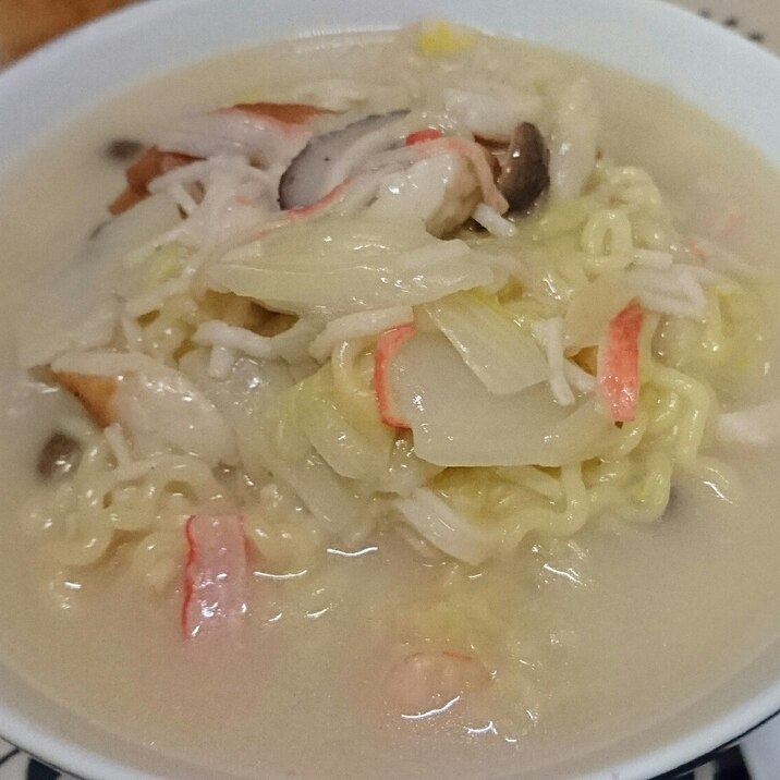 アツアツ!ちゃんぽん風煮込みラーメン